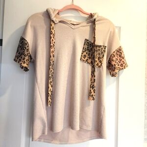 Hopely Womens shirt size S EUC